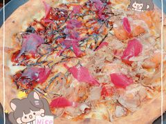 三文鱼鳗鱼双拼披萨-O'mills Sourdough Bakery&Bistro(永嘉路店)