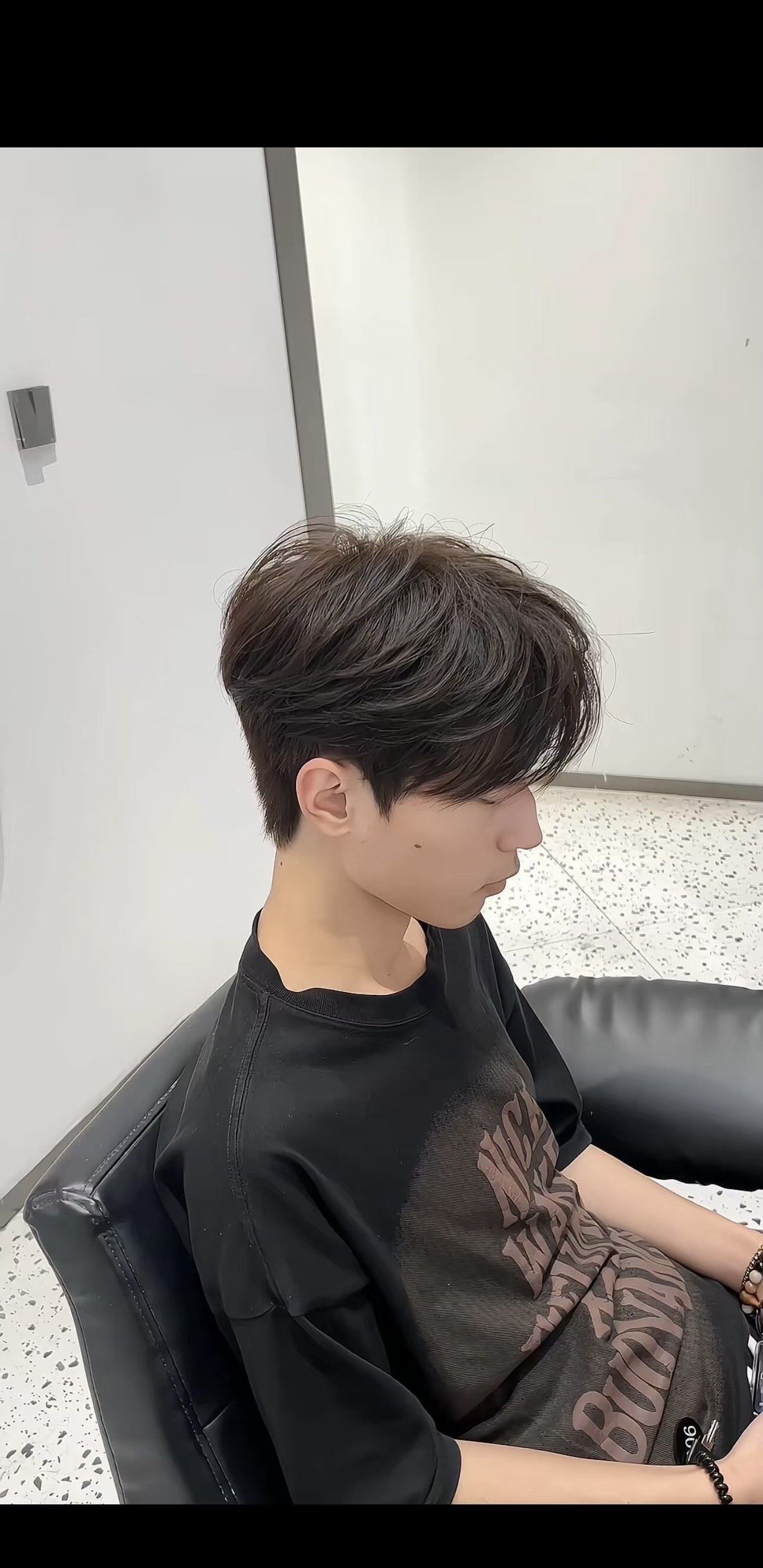 微分气垫烫
蓬松易打理的发型 #男士气垫烫