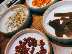 精品小菜-明洞阿姨·韩式酱蟹烤肉·创意料理(三元桥店)