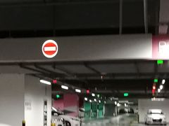 -万象天地-停车场