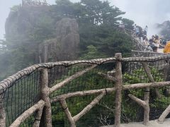 -黄山光明顶山庄