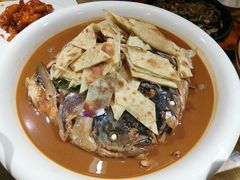 -阿三鱼头泡饼·家常菜