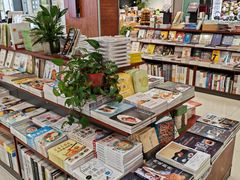 -郑州市新华书店读者俱乐部 零点书吧(西太康路店)
