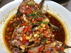 香煎鲫鱼-费大厨辣椒炒肉(黄兴中心广场店)