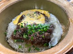 窝蛋牛肉饼煲仔饭-红星光发煲仔饭(文海店)