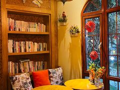 -月亮眼花园餐厅书吧酒吧