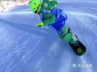 现在小朋友滑雪的技术都这么优秀的吗?
