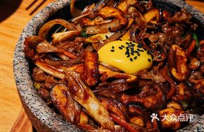 Warm Beef Stone Pot Rice