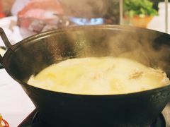 -鲜入围煮花胶鸡海鲜火锅