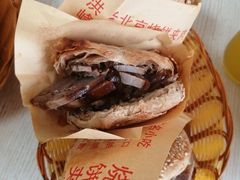 烧饼夹肉-洪峰浩老北京烧饼夹肉(角门路店)