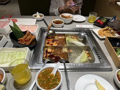 -海底捞火锅鲜切牛肉主题店(长寿路店)