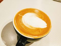 拿铁-Dough&Joe团憩(瑞虹天地月亮湾店)