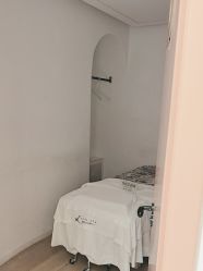-苗方清颜痘肌研究所