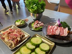 -围炉肉舍•炭烤活鳗•丹东海鲜烤肉(步行街店)