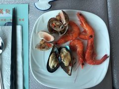 -亚洲国际大酒店·云顶阁旋转自助餐厅