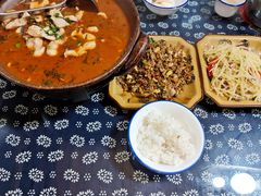 -临江餐馆二楼美食部落