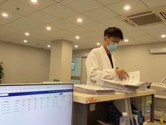-上海大学附属上海和平眼科医院