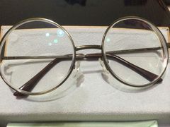 -MiRi眼镜连锁·蔡司·尼康控优点合作店(莘庄店)