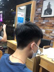-首脑美发沙龙
