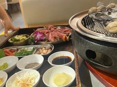 -围炉肉舍•炭烤活鳗•丹东海鲜烤肉(步行街店)