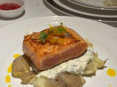 -Mogul Eatery·大亨餐酒馆