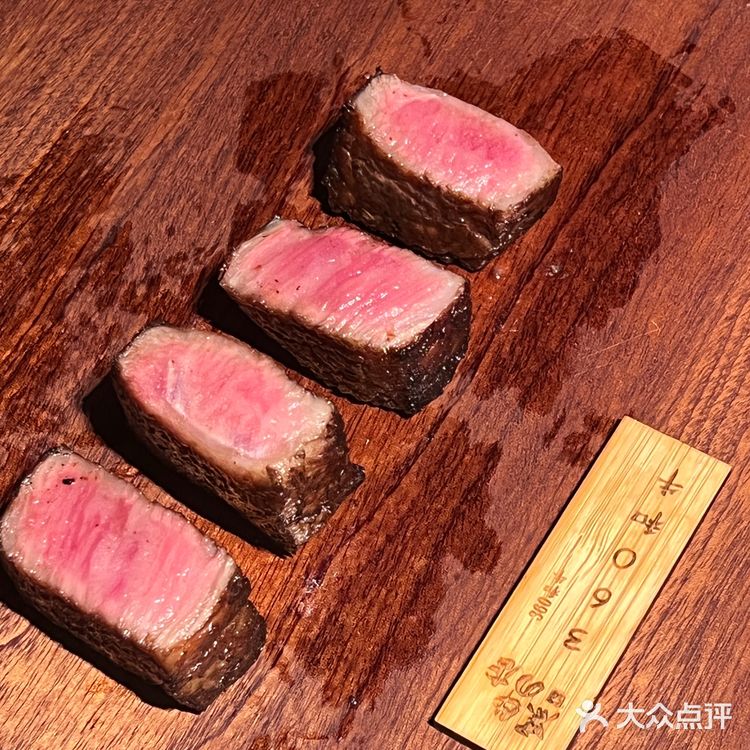 这家烤肉店将日式庭院搬进了长沙IFS