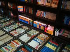 -钟书阁(松江泰晤士小镇店)