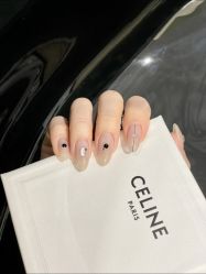 -LISSOM莉森 Nail ·美甲美睫原创定制店