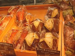 -天井·丑面包搭咖啡