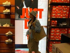 -百年港湾奥特莱斯(香炉礁店)