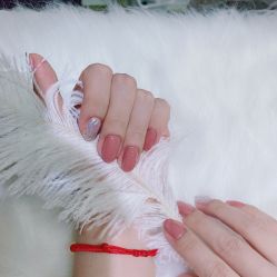 -吉吉靓甲美睫