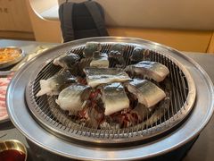 -围炉肉舍•炭烤活鳗•丹东海鲜烤肉(步行街店)