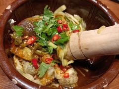 -老滇山寨•云南特色菜•地方菜•民族风情歌舞表演(金碧店)