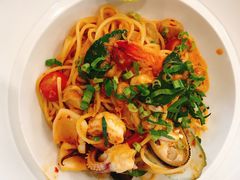 -Chom Cafe and Restaurant