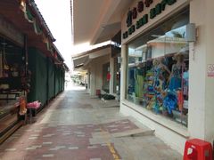 -亚龙湾亚泰商业街