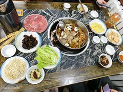 -乳仔牛牦牛汤锅 烤羊排(松潘古城店)