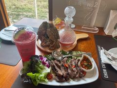 -Chom Cafe and Restaurant
