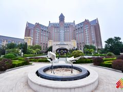 -天津京基皇冠假日酒店