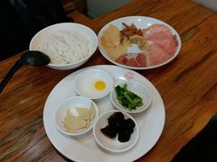 -桥香园云南过桥米线(金马碧鸡店)