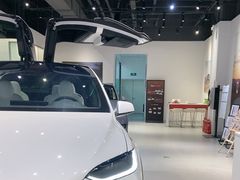 -TESLA 特斯拉(北京颐堤港体验店)
