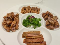 -梅利汴京烤鸭•开封豫菜地标店(东大街店)