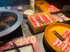 -牛YO寿喜烧·铁板烧和牛火锅自助(市府恒隆店)