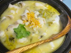 -九锅一堂酸菜鱼(学府凯德店)