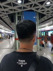 -HAIR CORNER