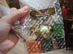 -VENCHI 闻绮(北京国贸商城店)