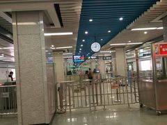 -体育场(地铁站)