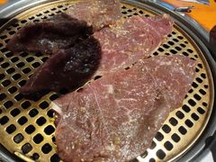 唯成炭香牛肉-唯成•韩国炭火烤肉 유성고기