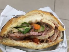 -Bánh Mì Huynh Hoa