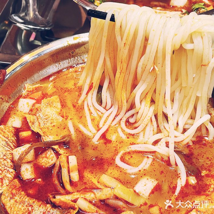 💮融柳大铁牛螺蛳粉｜1r到手居然不臭⁉️微辣也能辣出天际🌶️