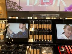-Dior迪奥(上海世茂广场店)